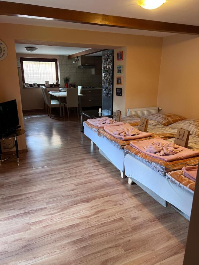 Dafinka Apartment Banska Bystrica Luaran gambar